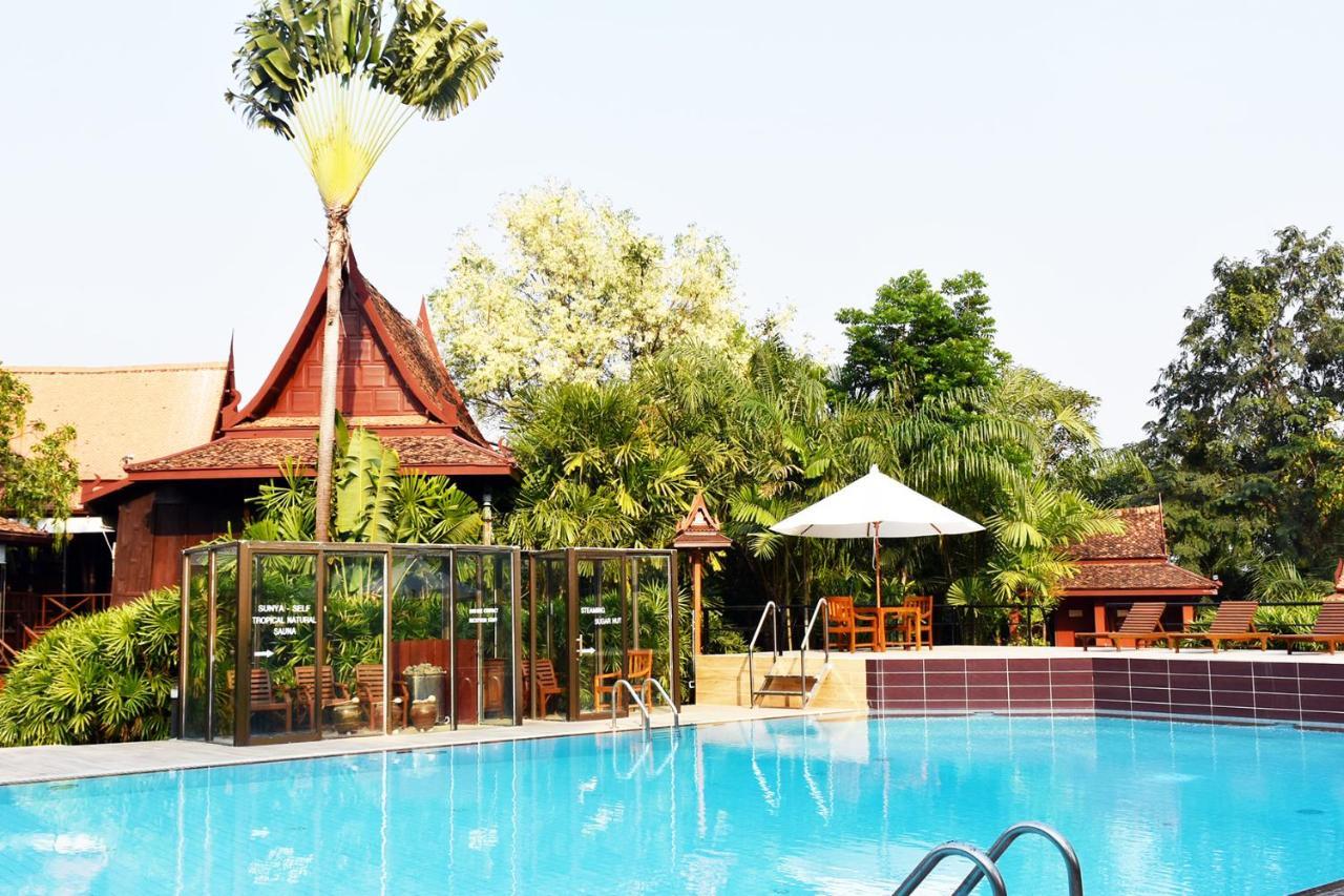 Sugar Hut & Restaurant Resort