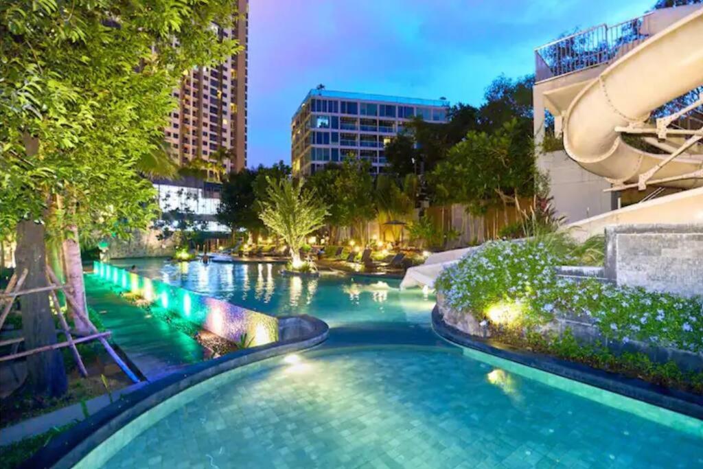 Unixx Near Walking Street Apartment Pattaya