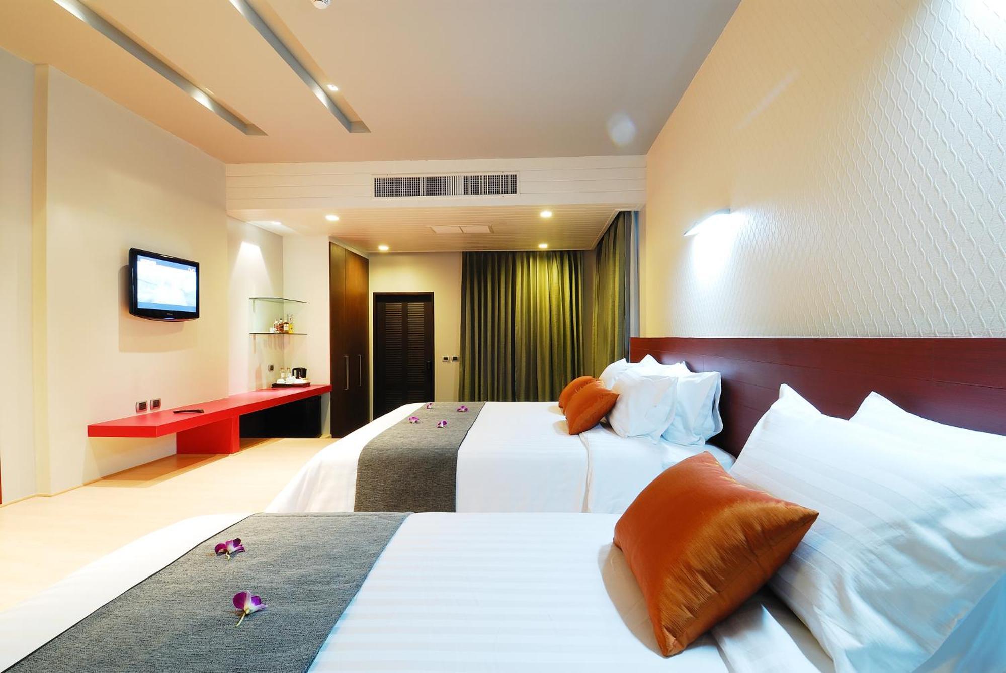 Long Garden & Pavilions