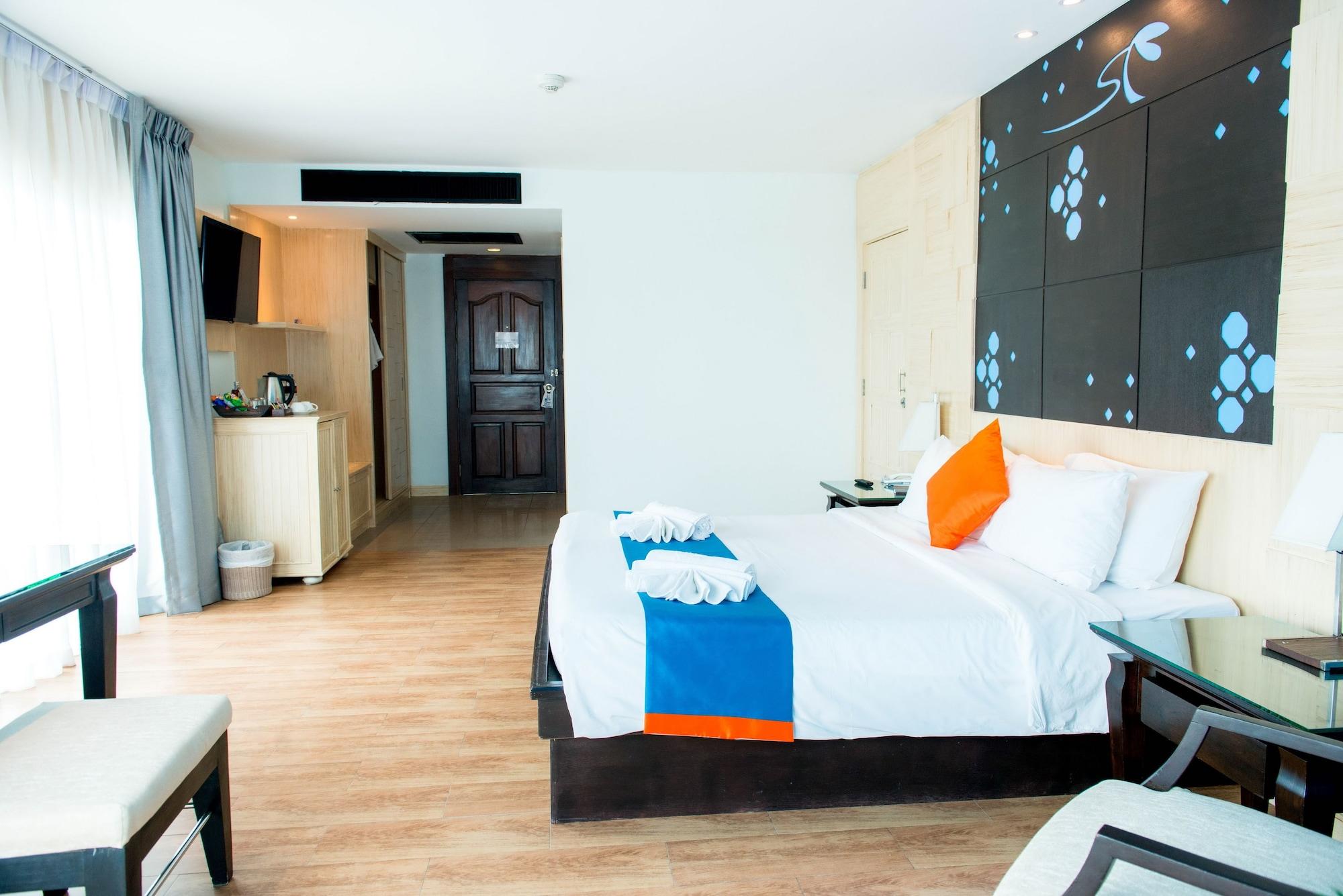 Hotel Sea Breeze Jomtien 4*