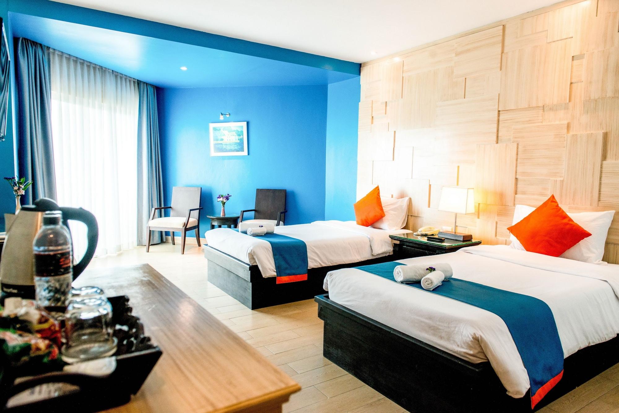Hotel Sea Breeze Jomtien 4*
