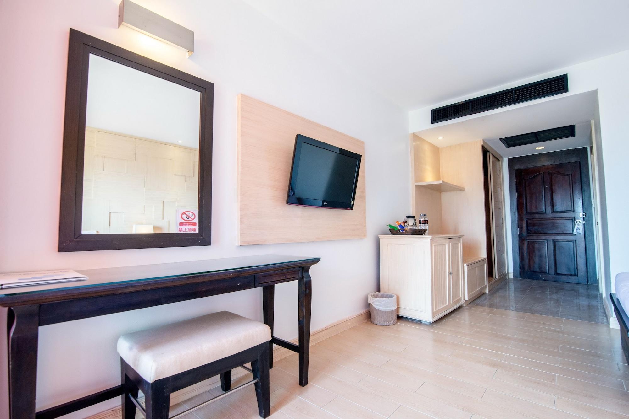 Sea Breeze Jomtien 4*