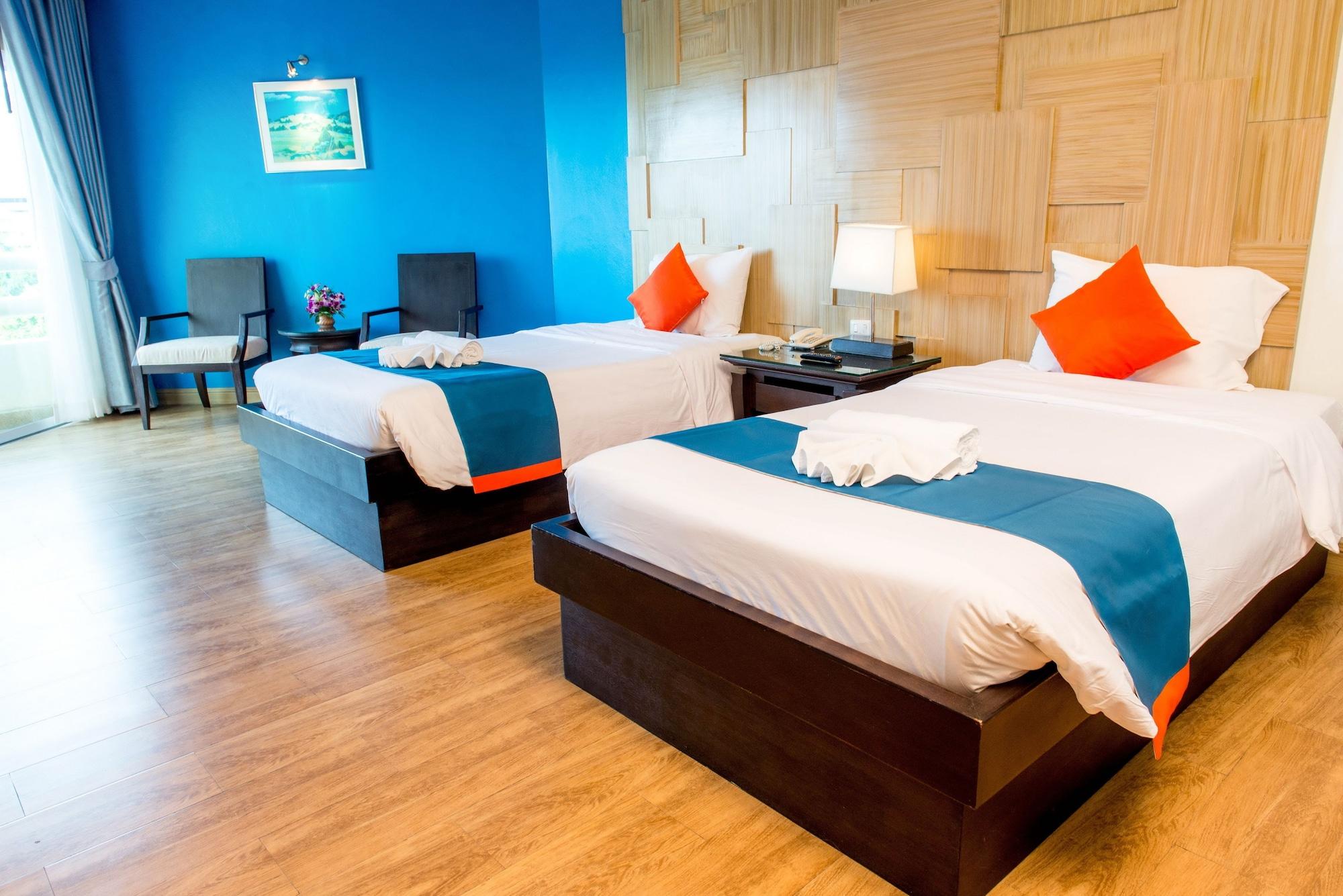 Hotel Sea Breeze Jomtien 4*