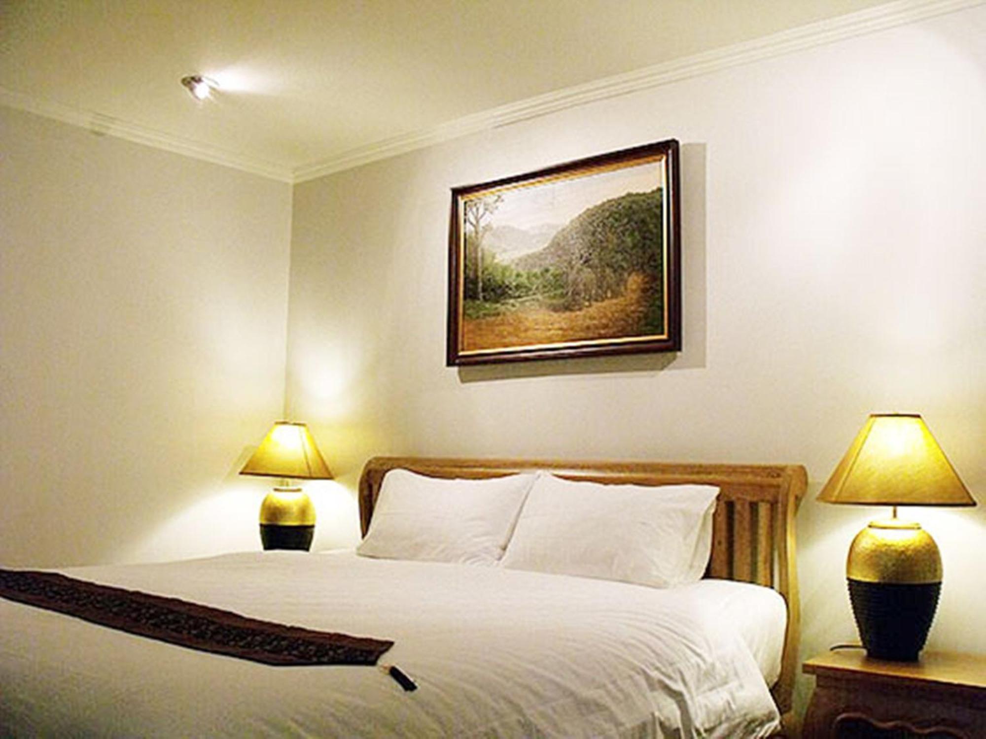 Chada Thai House Hotel 2*