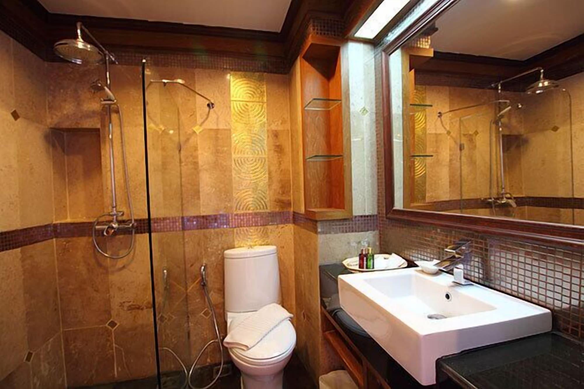 Chada Thai House 2*