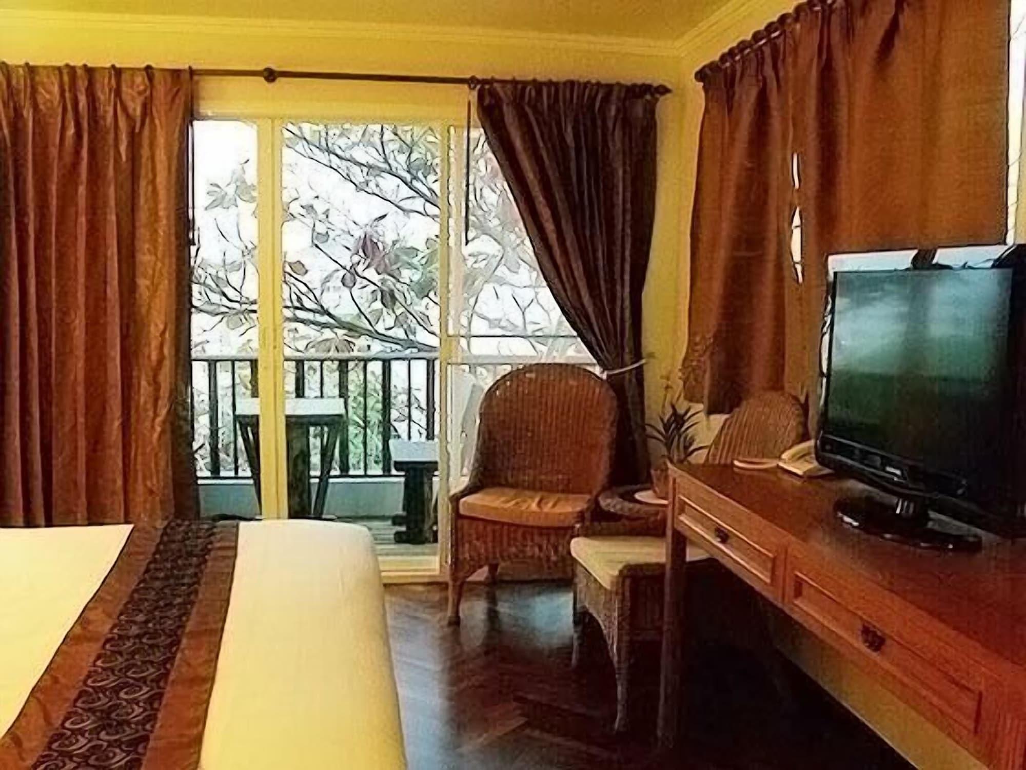 Chada Thai House Hotel