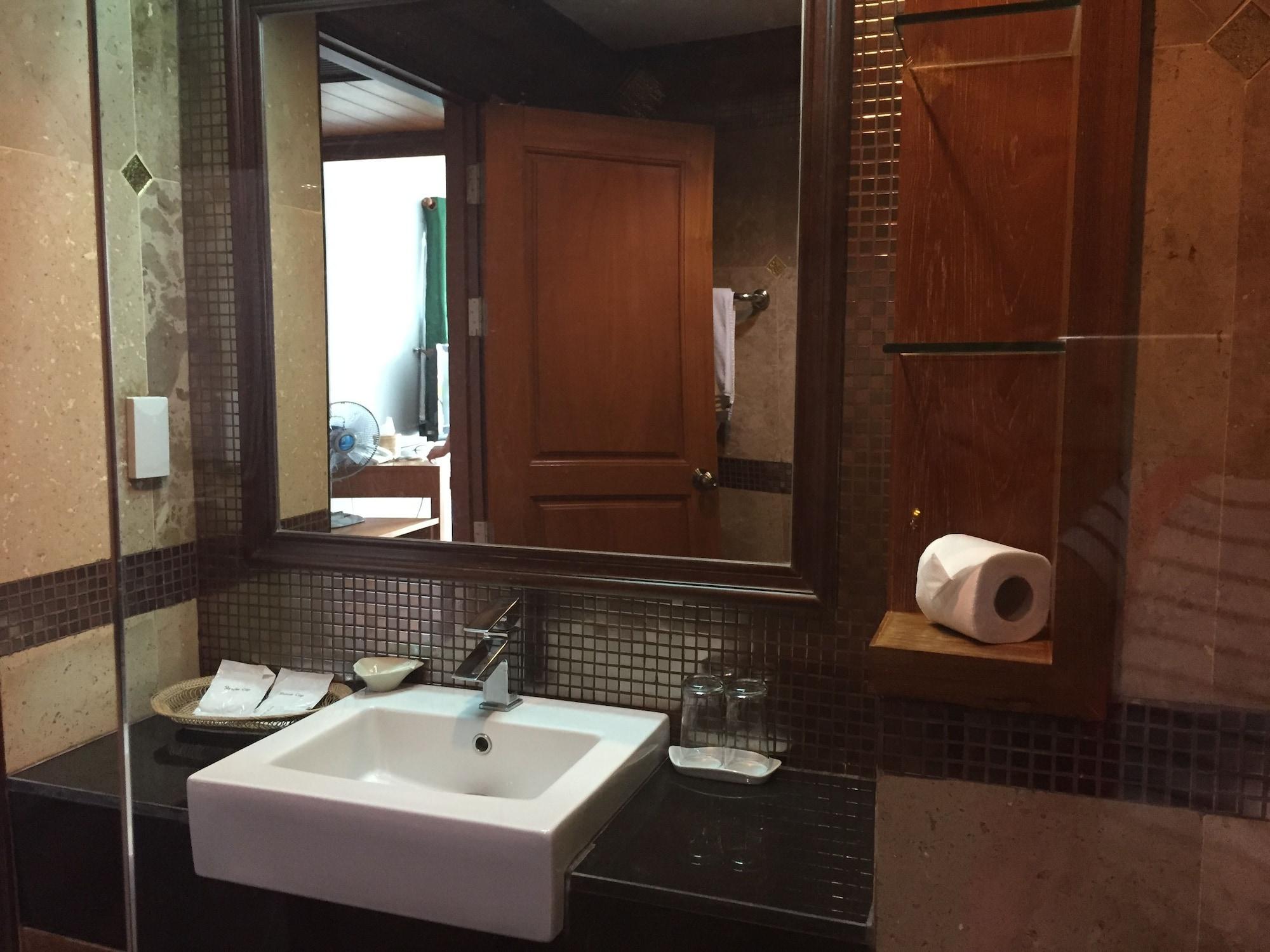Chada Thai House Hotel