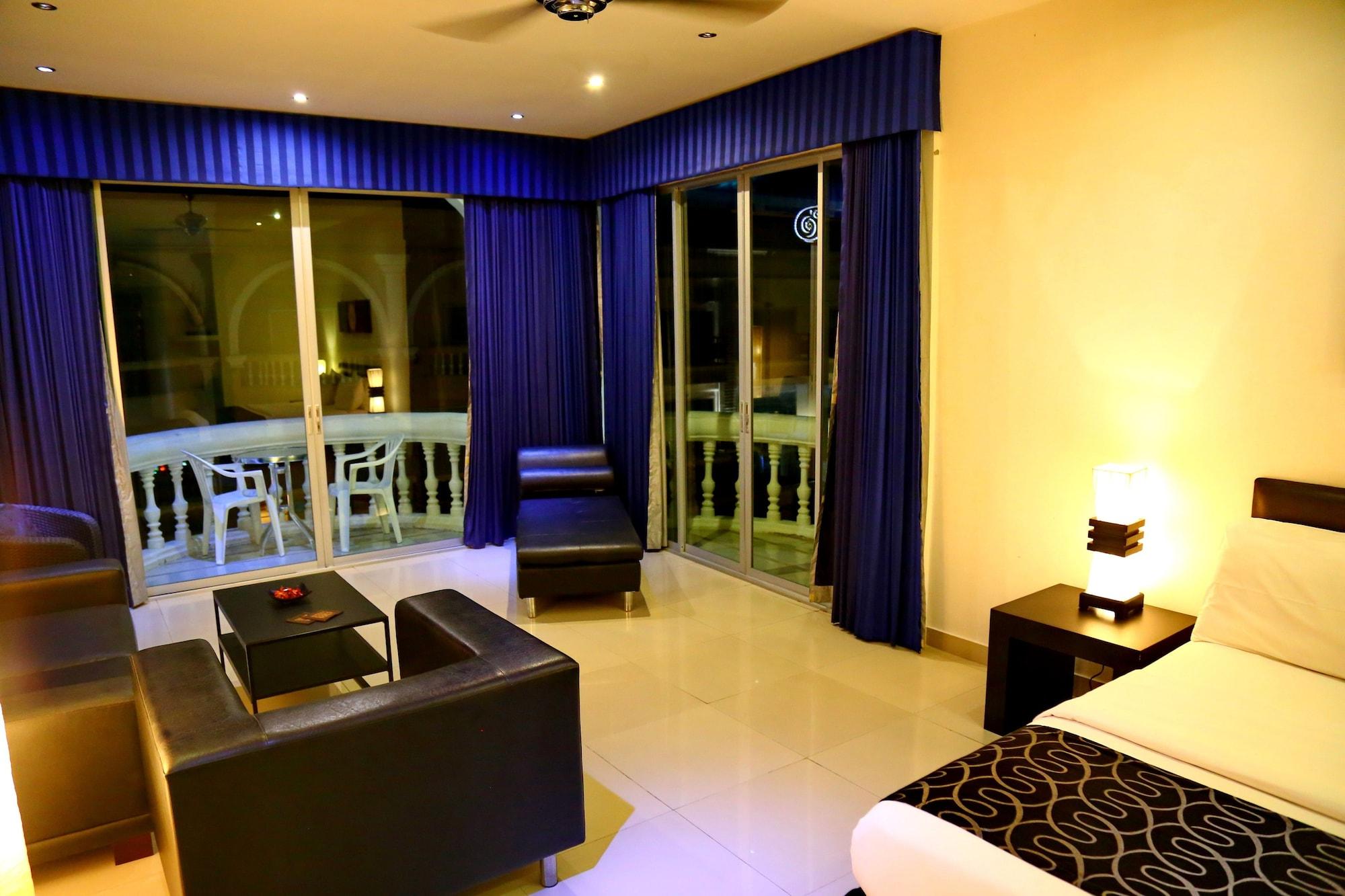 Hotel East 3*