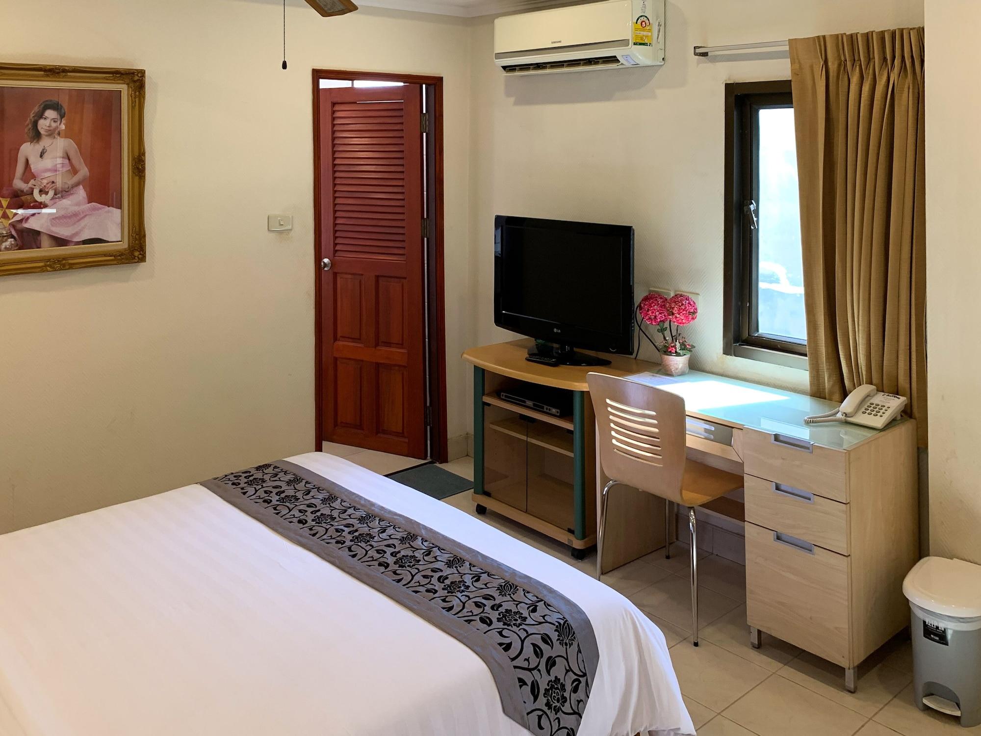 The Classroom Hotel 3*