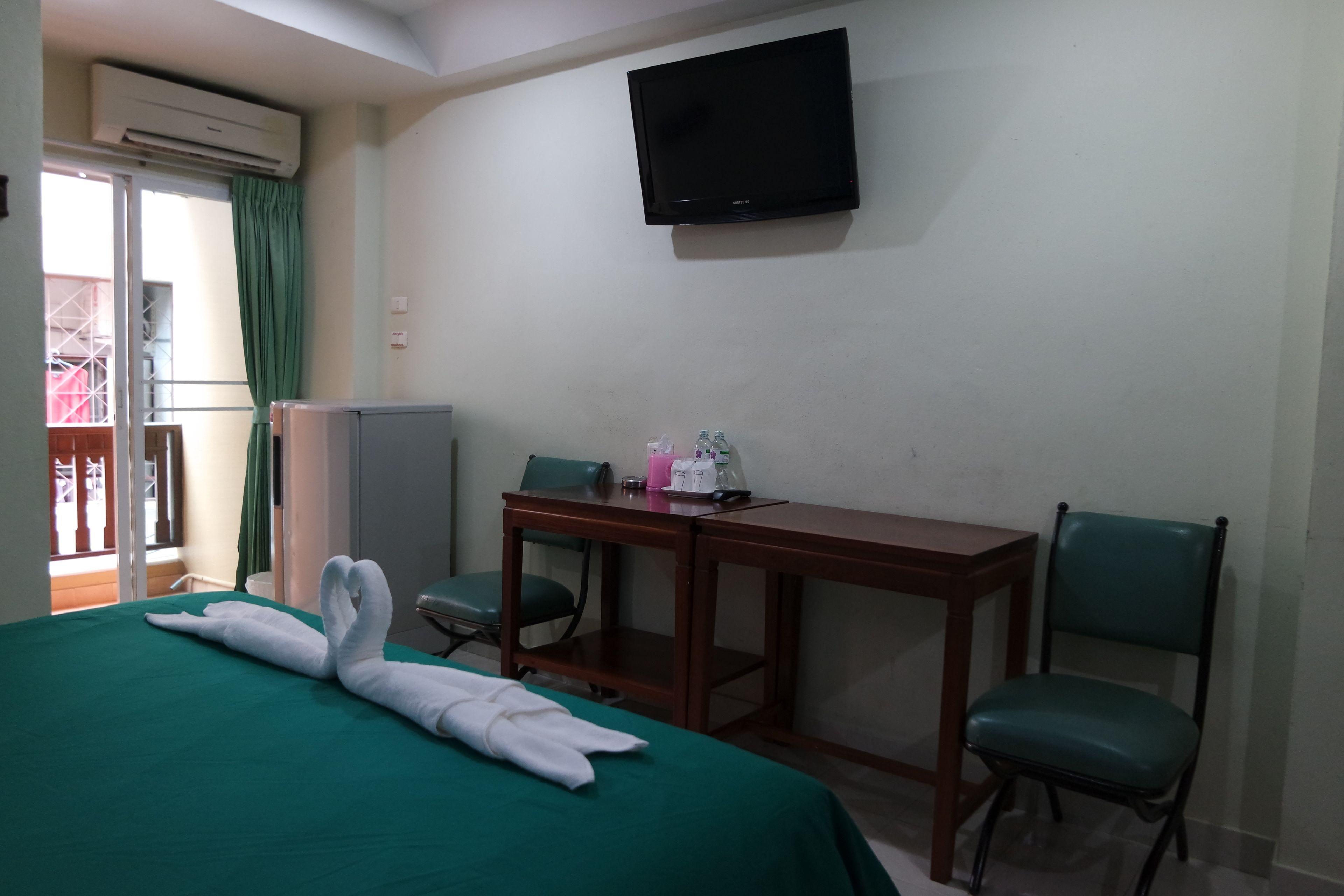 Nikom Court Hotel 2*