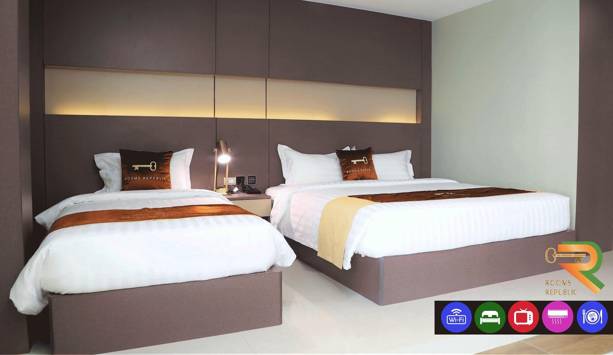 Republic Hotel 3*