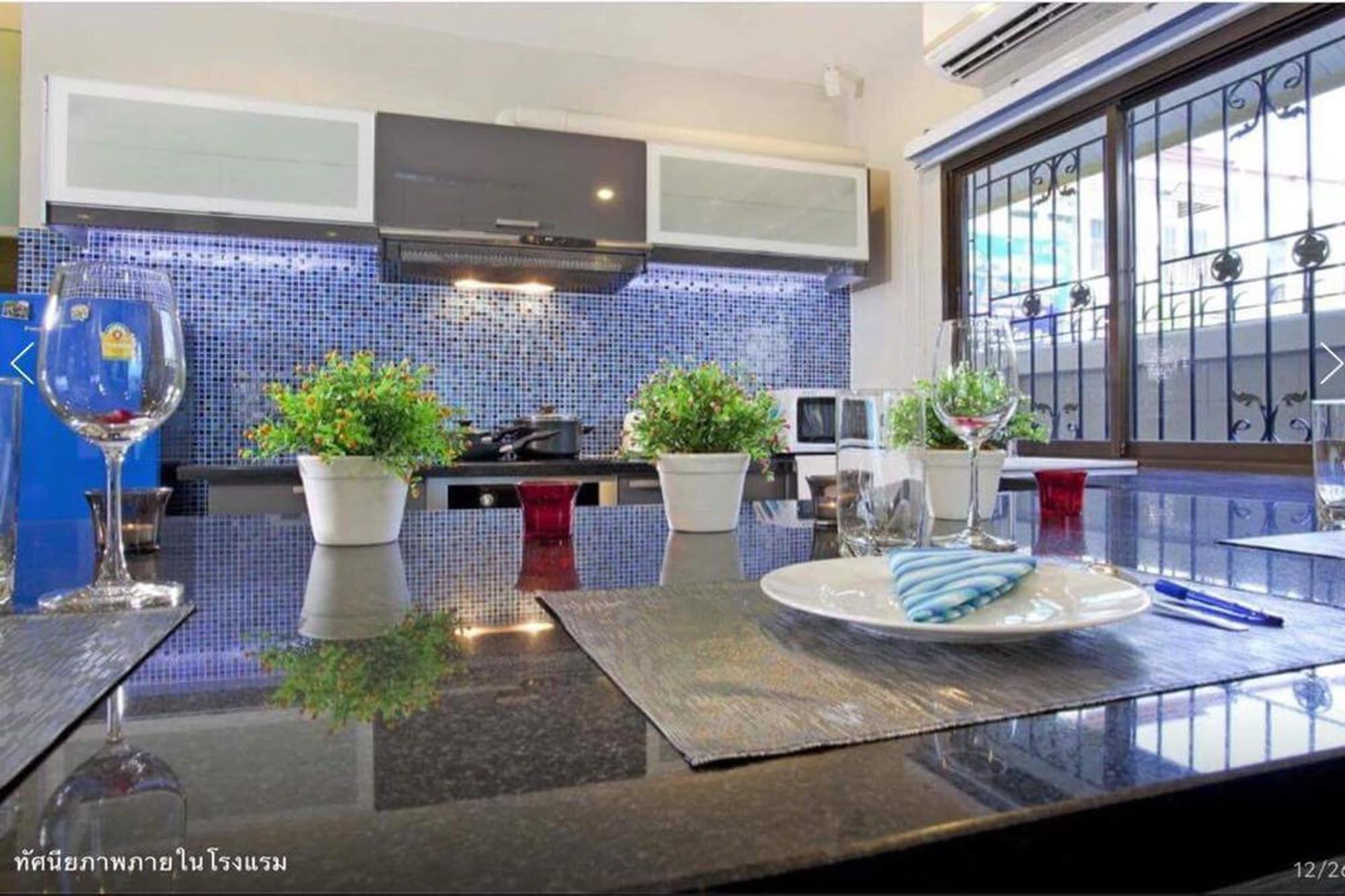 Pool Tanzanite Near Walking Street Villa