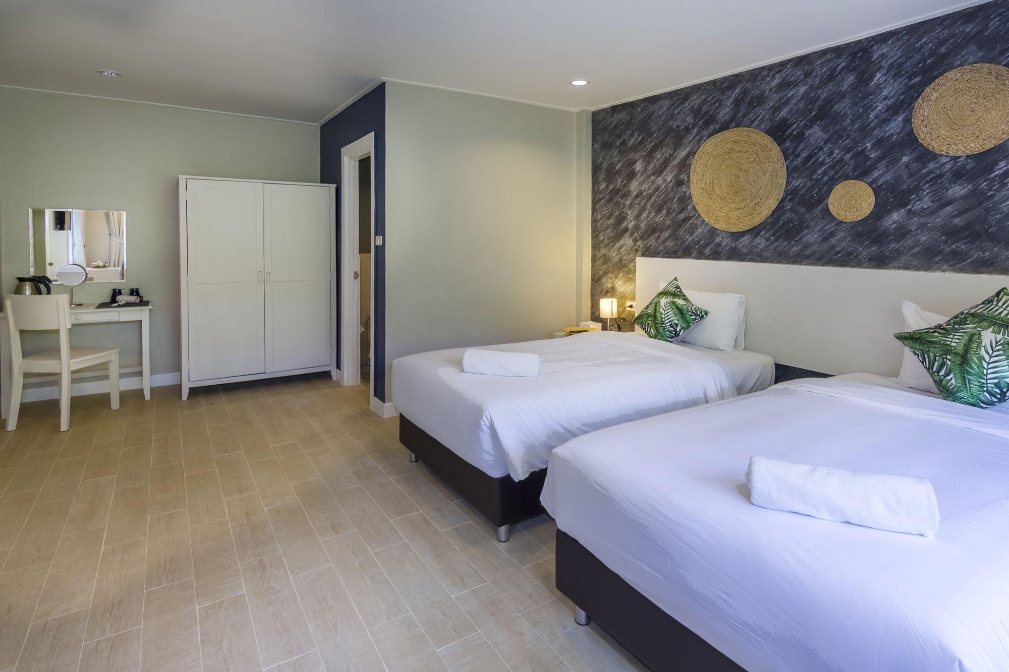 Hotel Let's Hyde & - Pool 4*