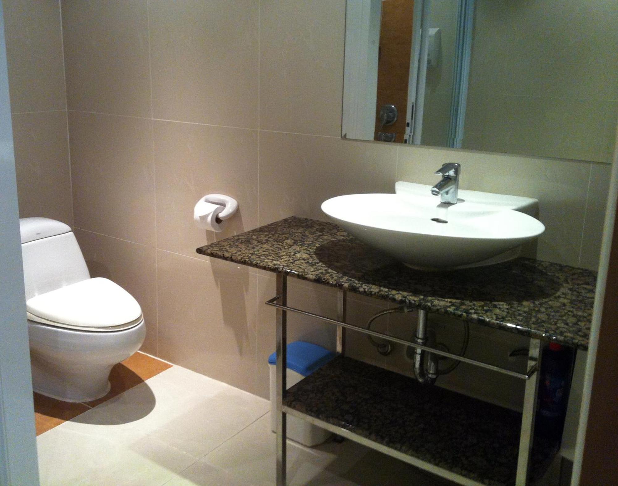 Westbury Aparthotel