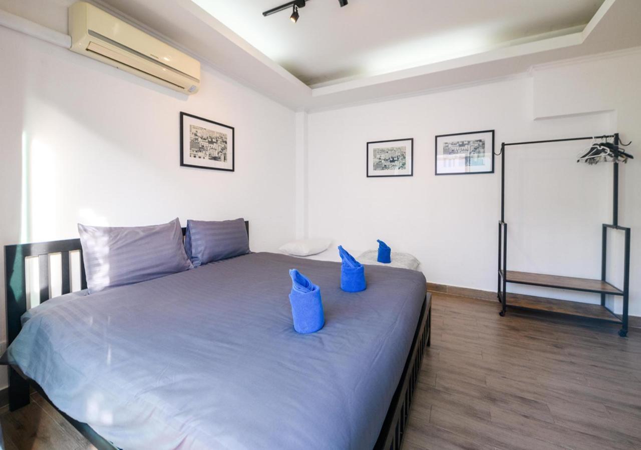 Room@gallery Pool