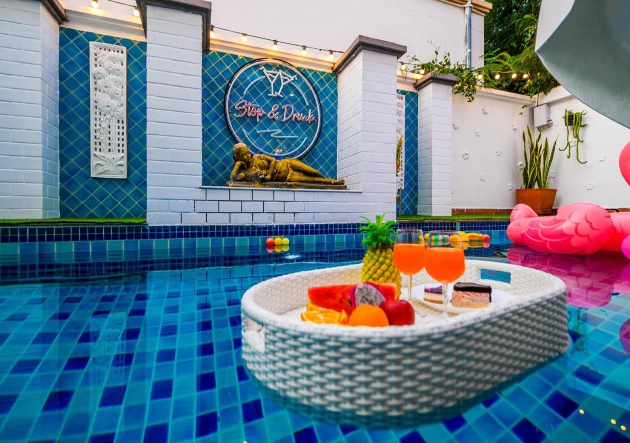 Room@gallery Pool *