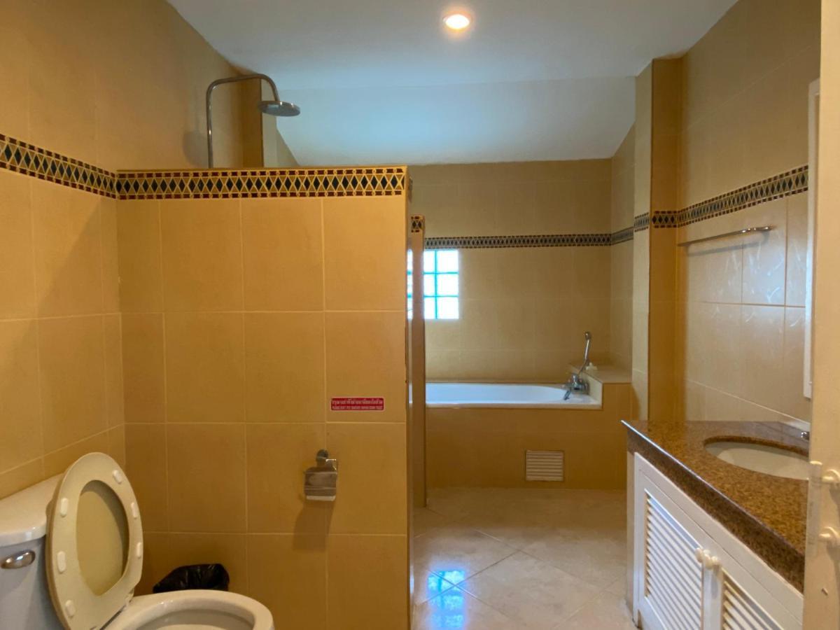 Simple Euro Villa,50m To Beach,6+2br,bbq,golf,karaoke Vila Pattaya