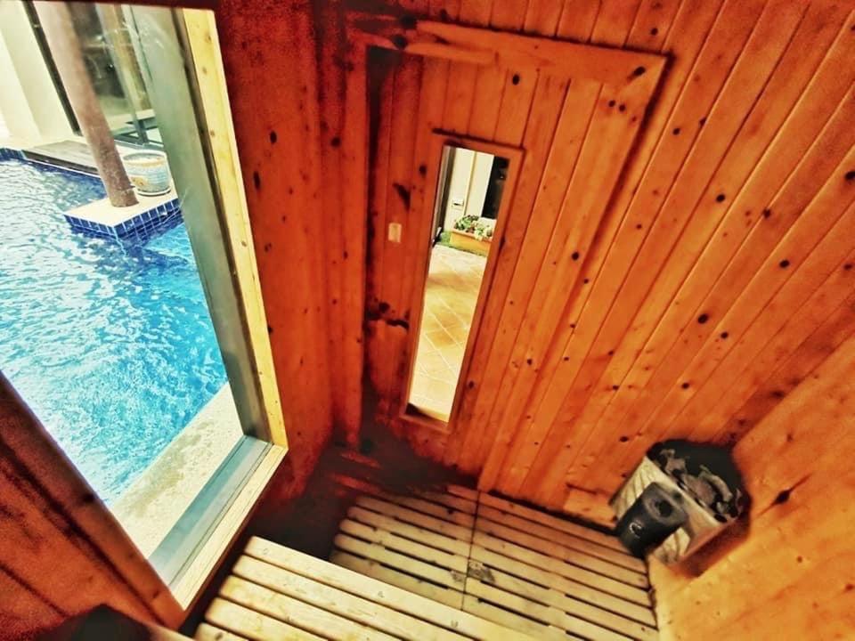 Peacock Party Pool *