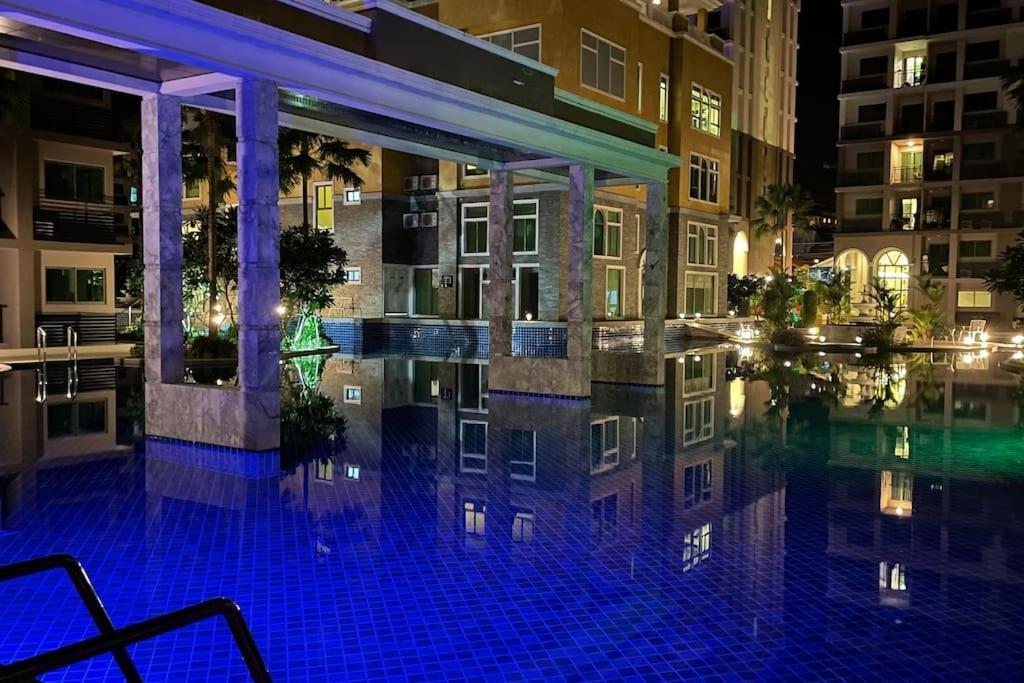 Exclusive Arcadia - Amazing Pools & Gardens, Gym, Sauna, Waterfalls, Jacuzzi, Fast Internet *