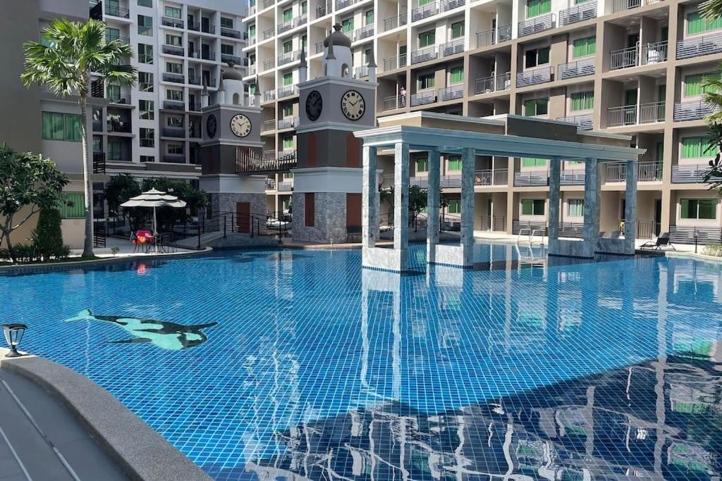 Exclusive Arcadia - Amazing Pools & Gardens, Gym, Sauna, Waterfalls, Jacuzzi, Fast Internet *