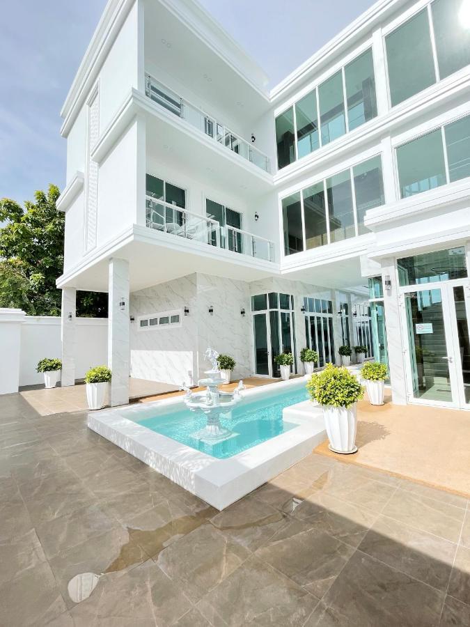 Elysium Pool Villa *