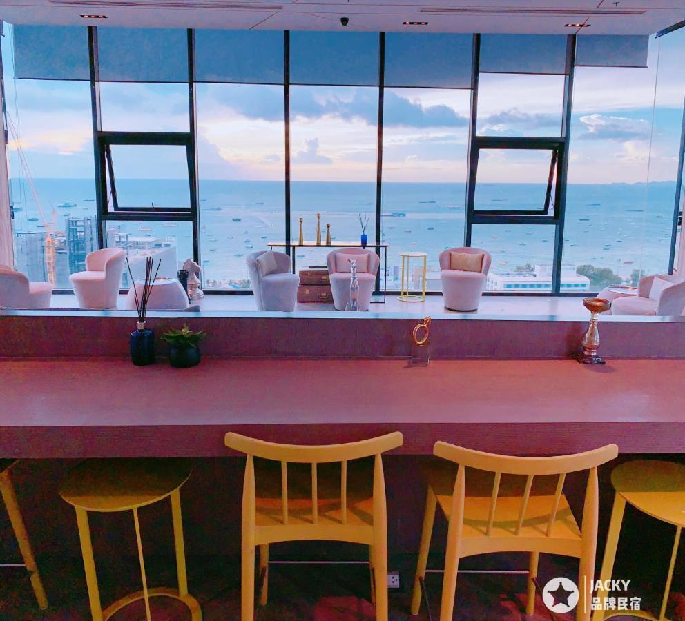 The Base Seaview Apartment Pattaya