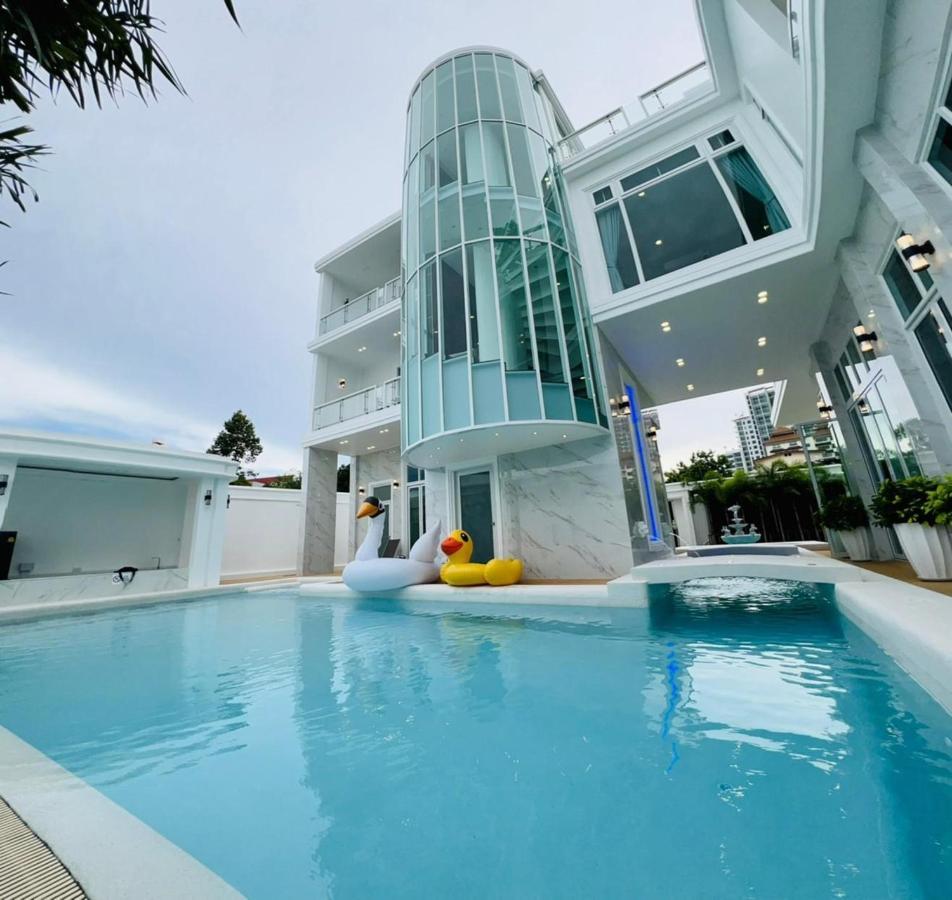 Villa Elysium Pool