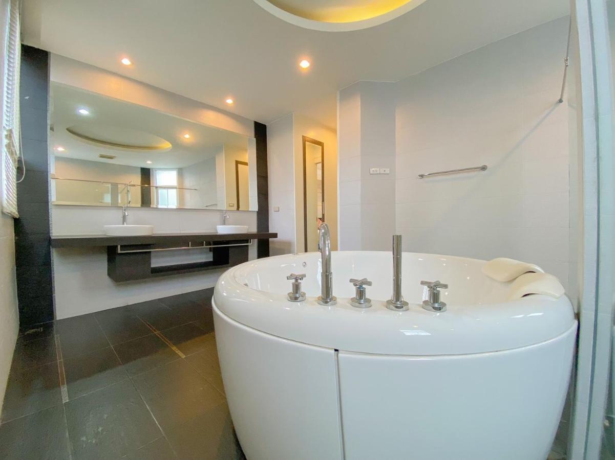 Twenty Two Pool Pousada Pattaya