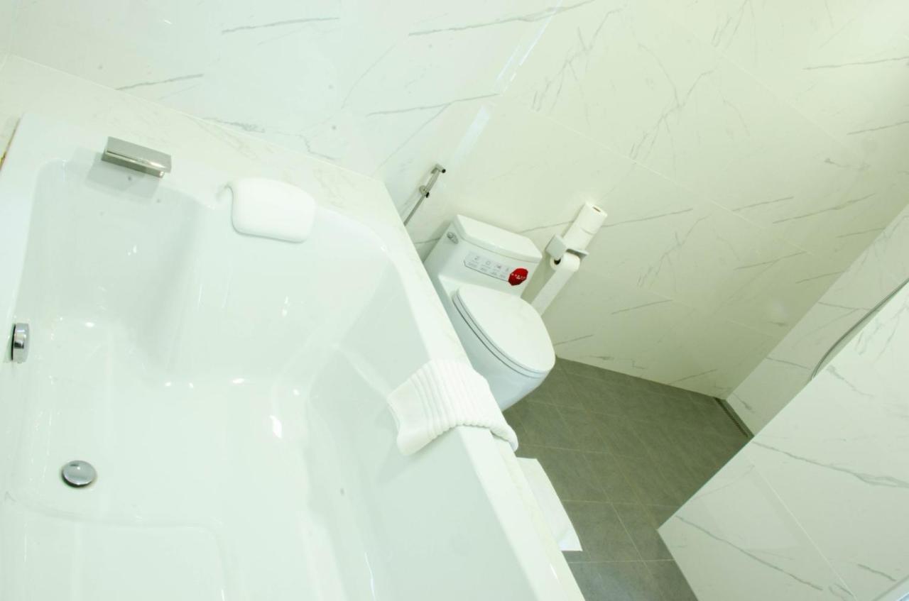 Villa Elysium Pool Pattaya