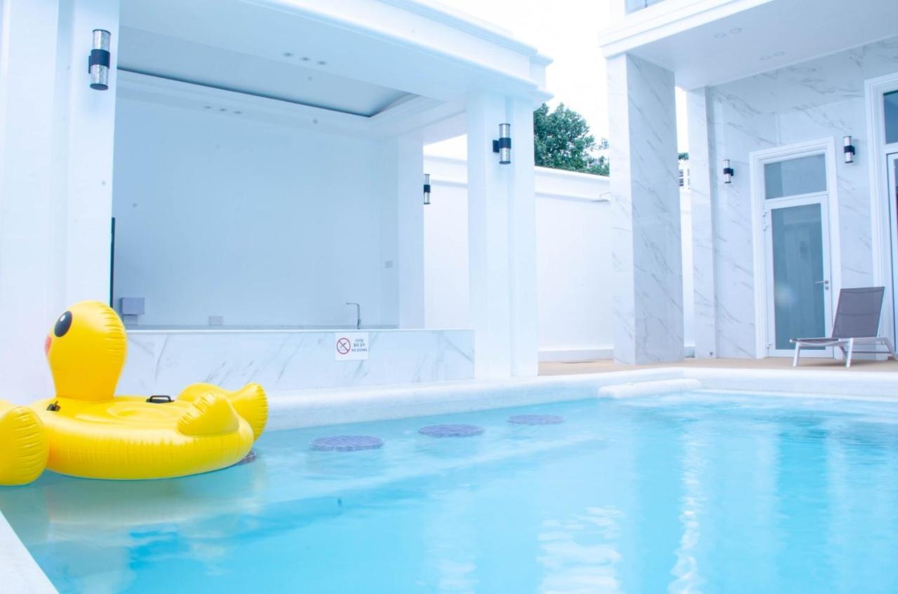 Elysium Pool Villa Pattaya