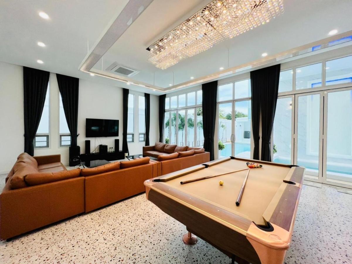 Villa Elysium Pool Pattaya