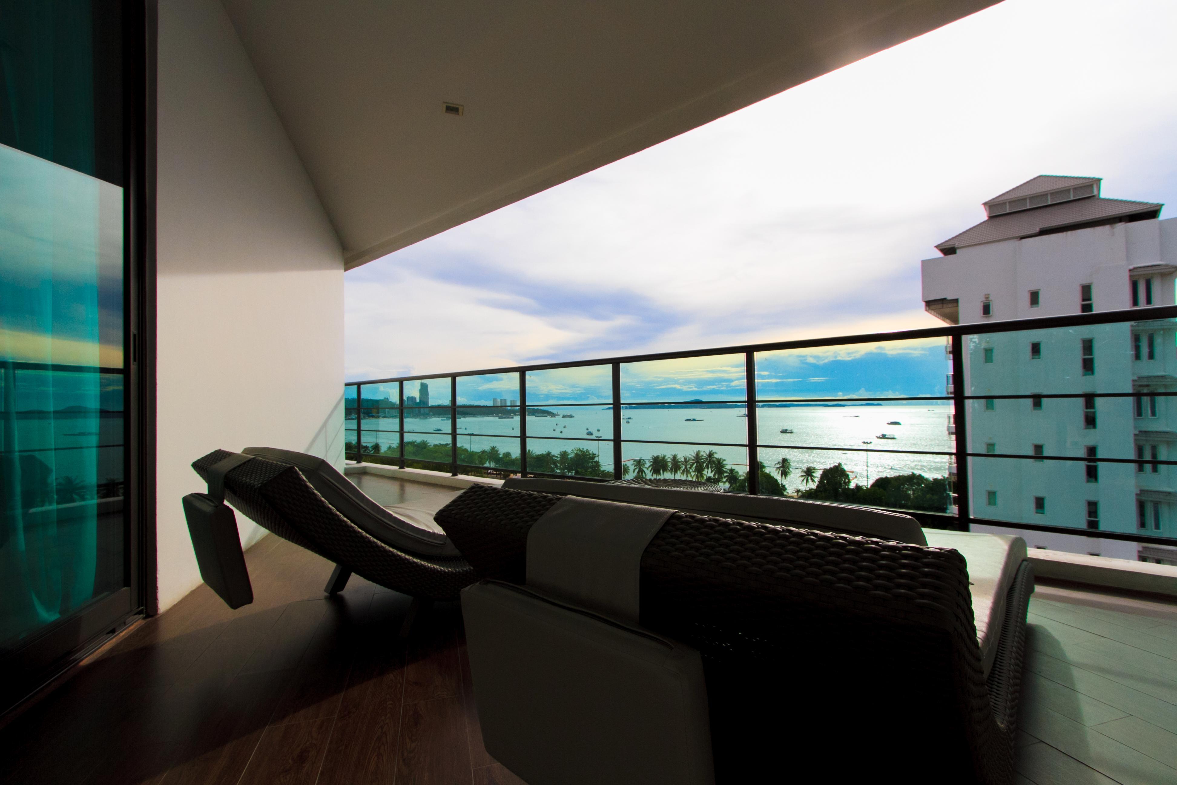 Discovery - Sha Extra 4*