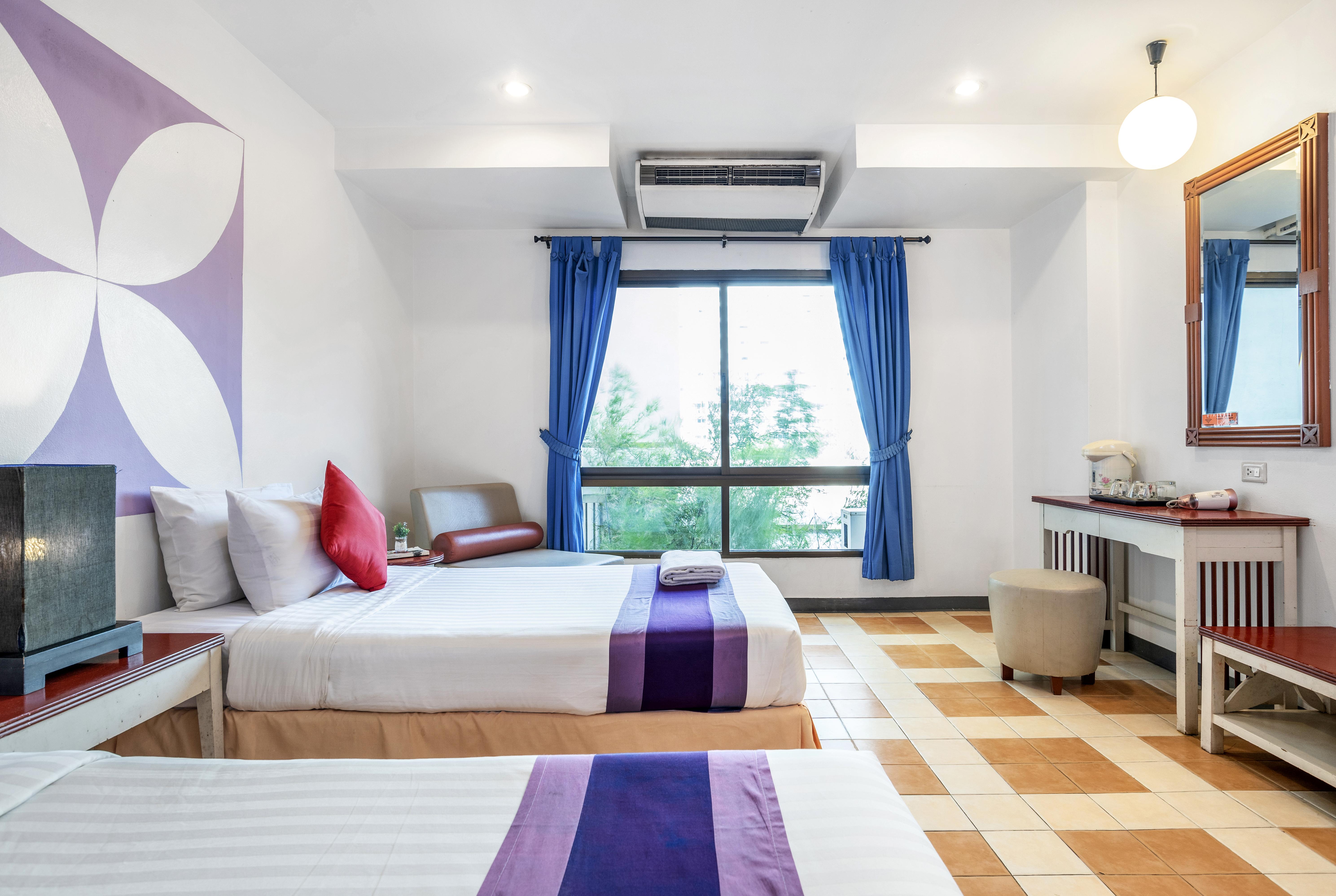 Hotel Sawasdee Sea View 3*