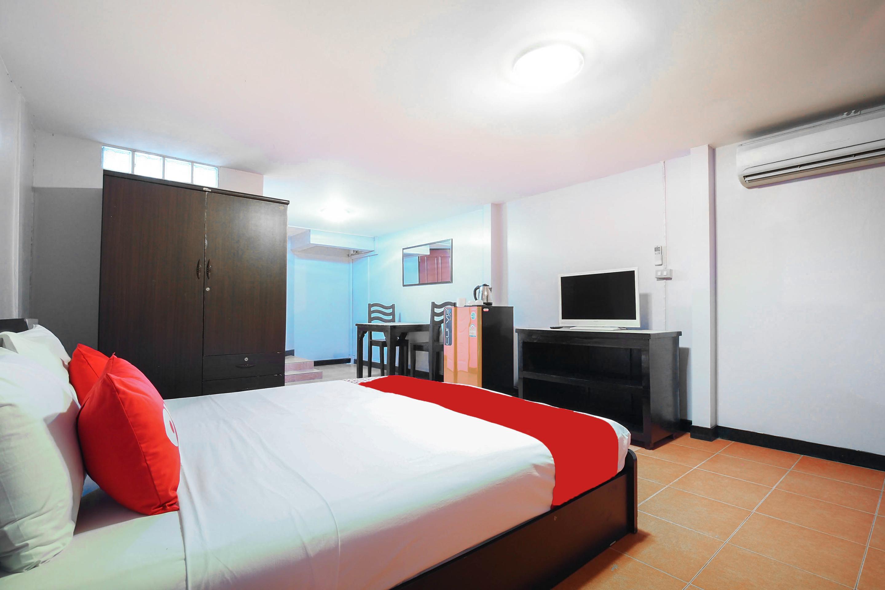 Oyo 963 Sunshine Hotel 2*