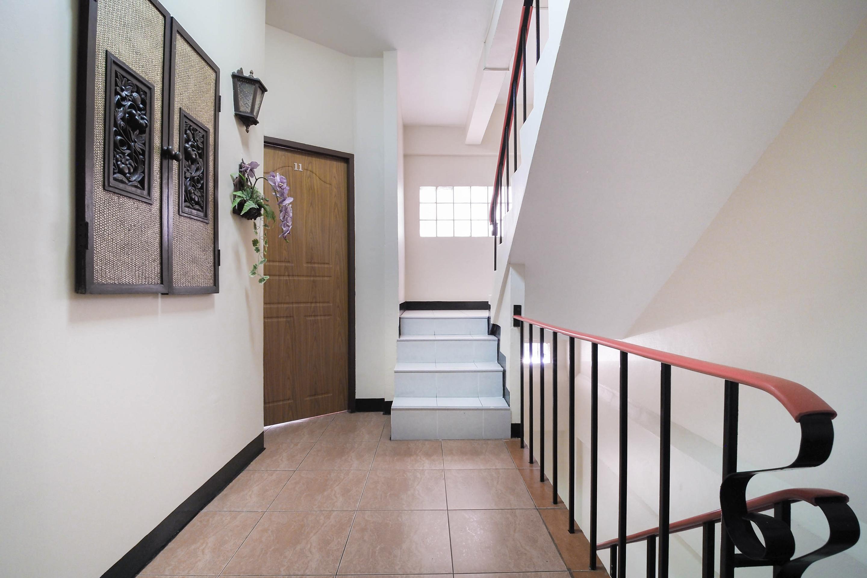 Hotel Oyo 963 Sunshine 2*