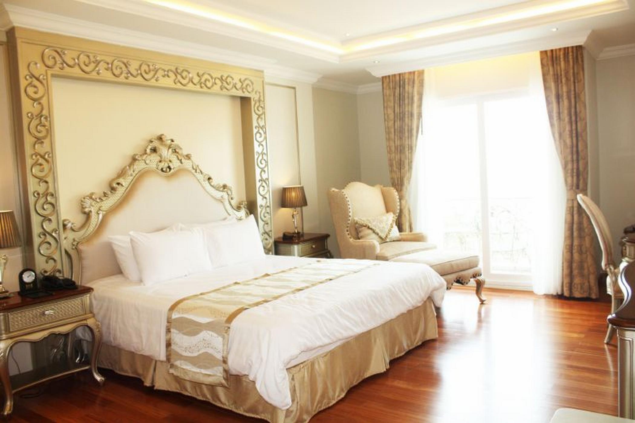 Lk The Empress Hotel 4*