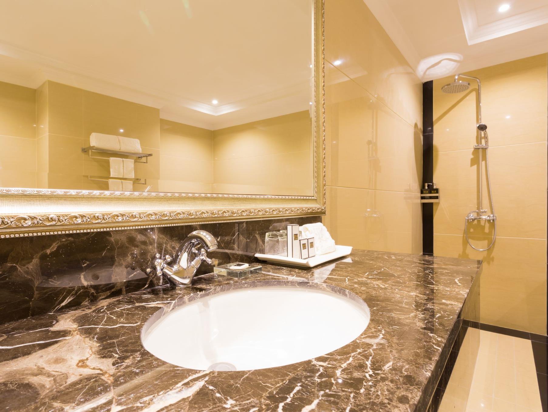 Hotel Lk President