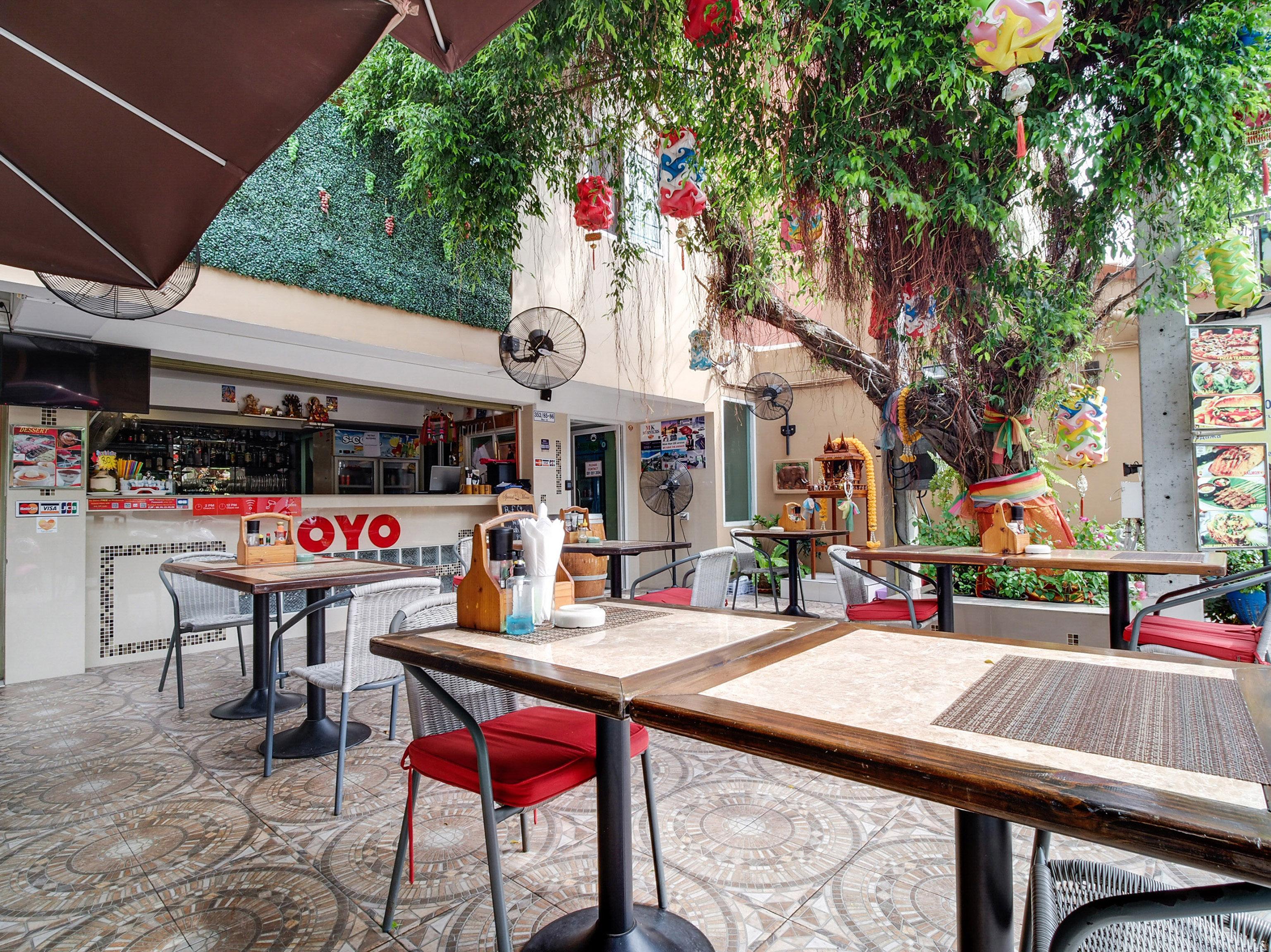 Hotel Patumnak Beach Guesthouse Pattaya