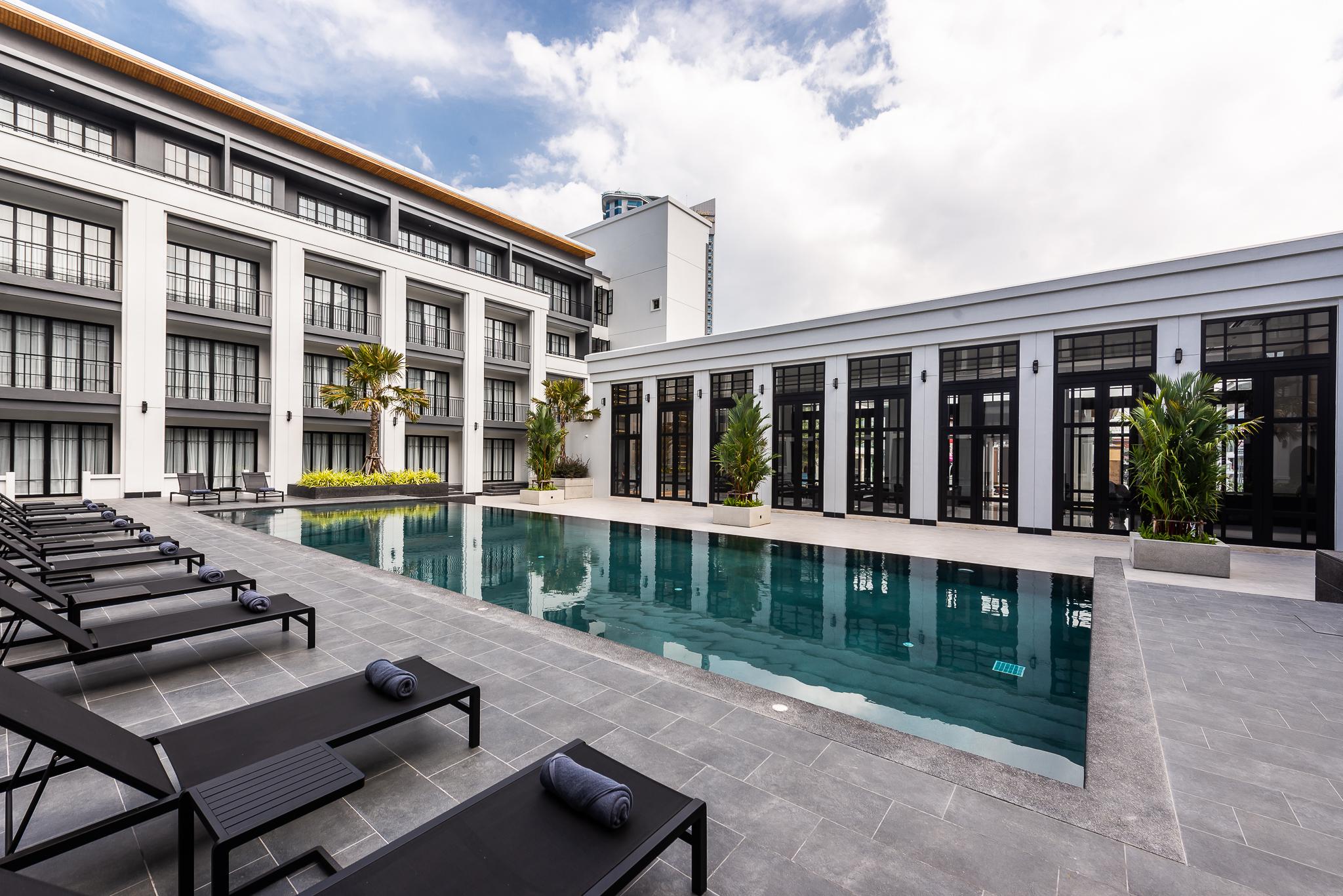 One Patio - Sha Extra