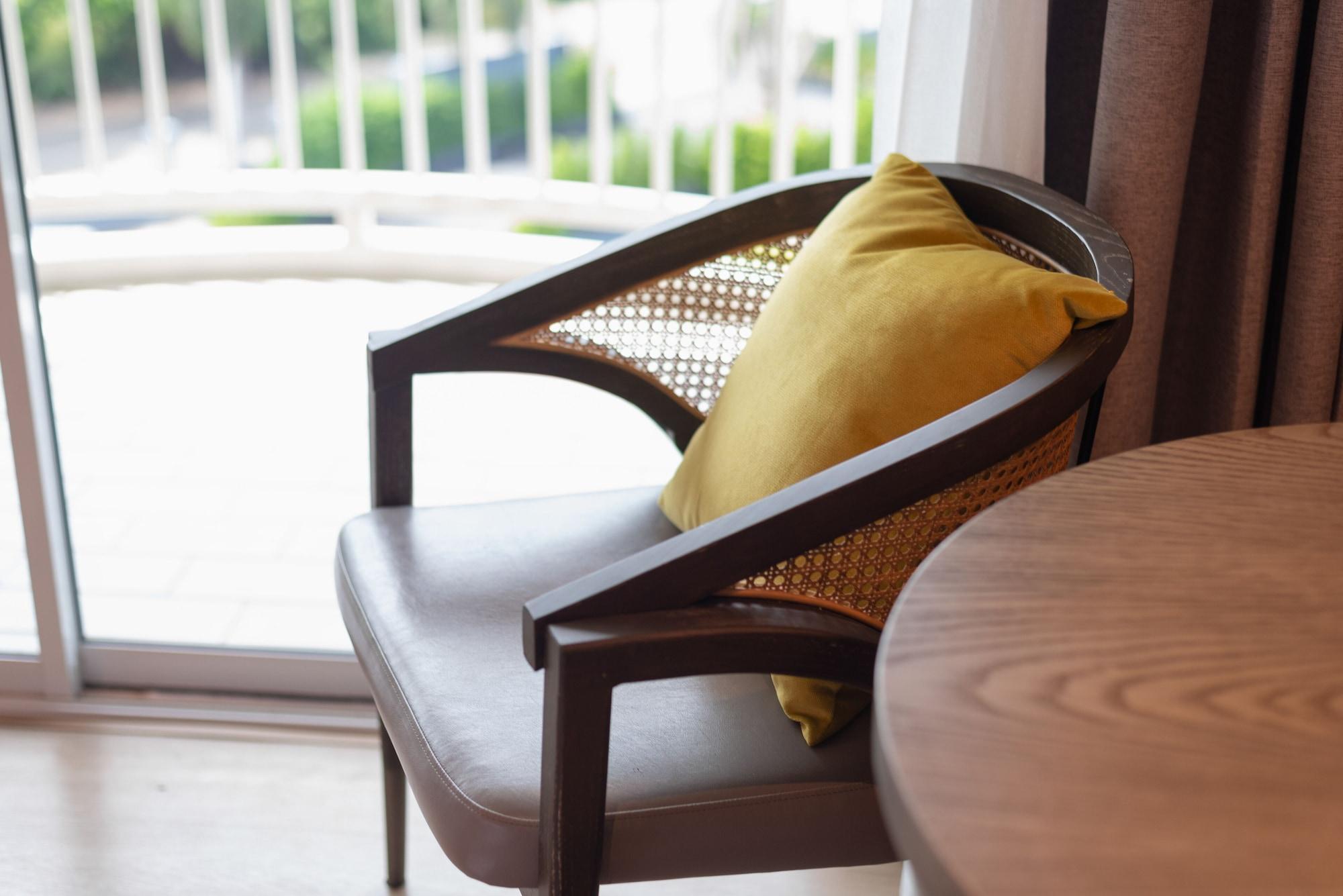 Cross Pratamnak Hotel Pattaya