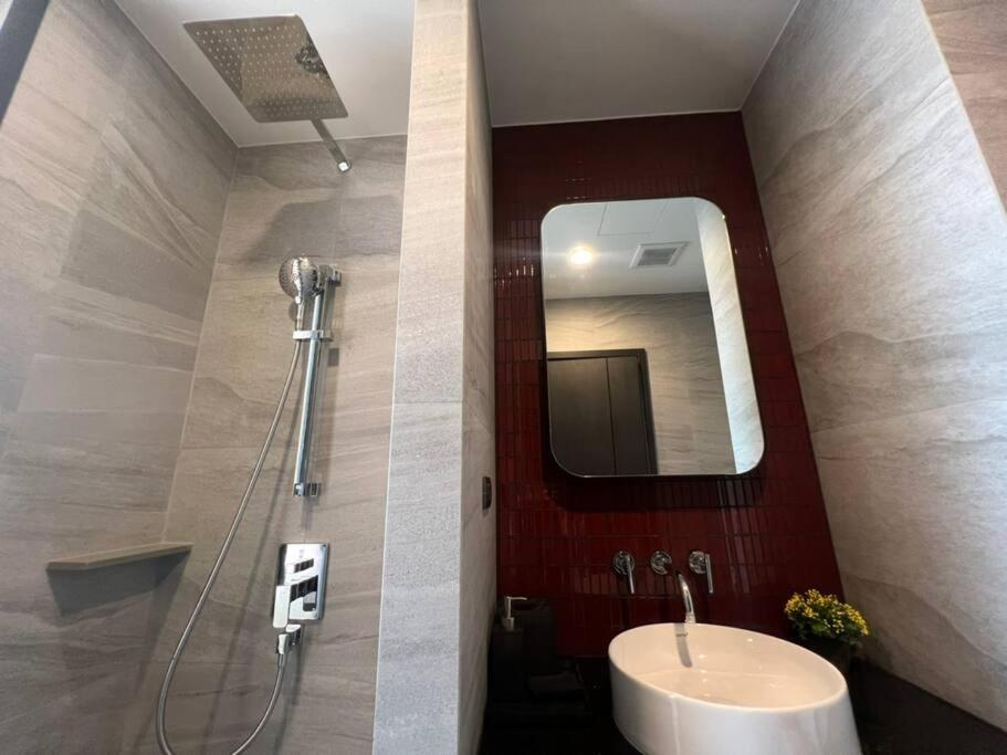 Downtown Chic Rooftop Pool #en797