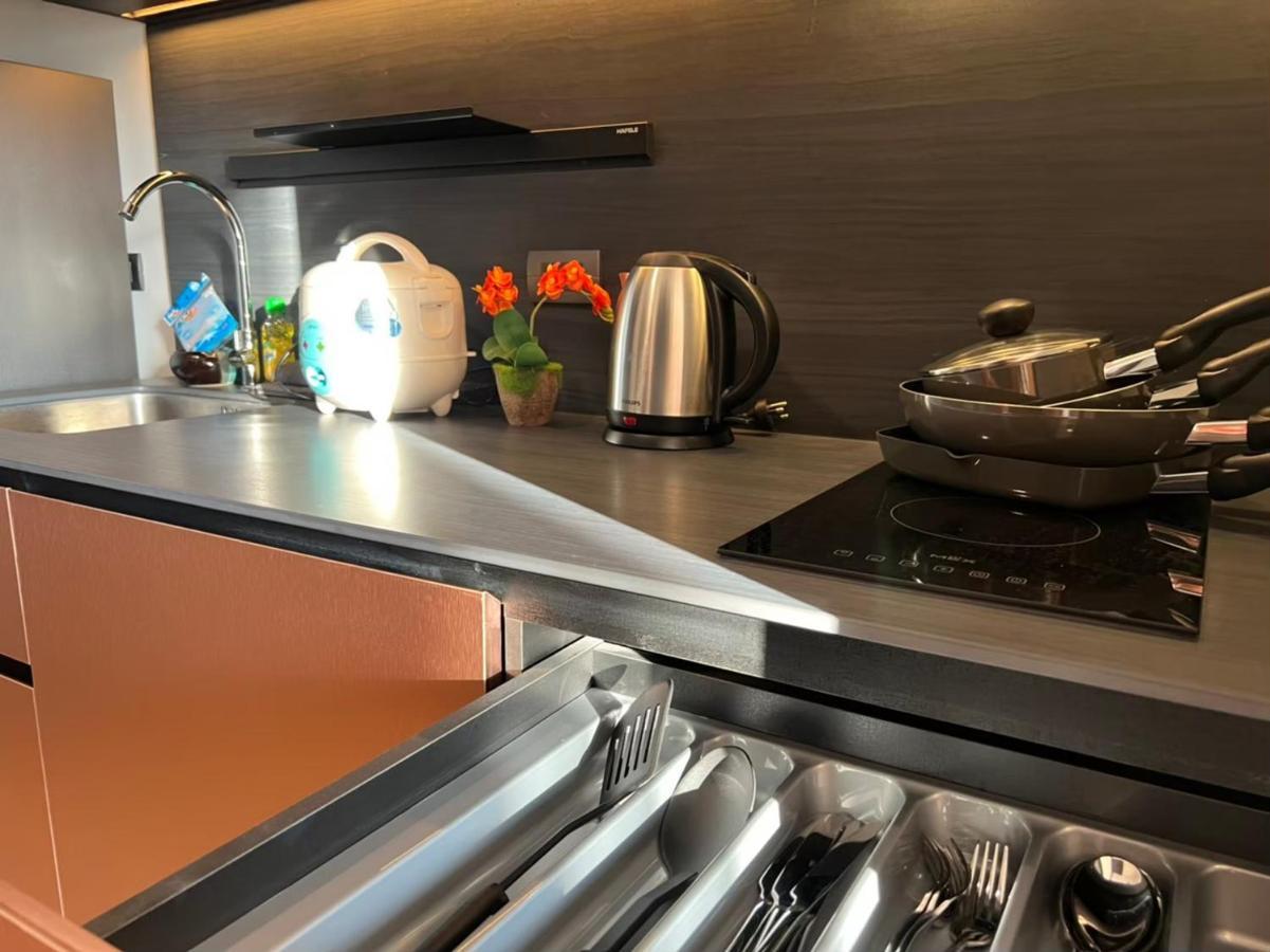 Downtown Chic Rooftop Pool #en797 Apartment Pattaya