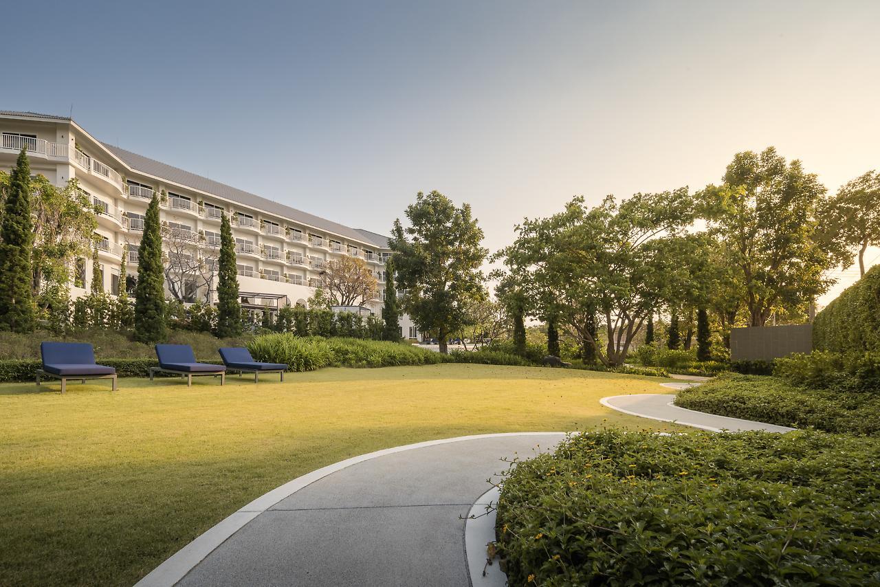 Cross Pratamnak Hotel Pattaya