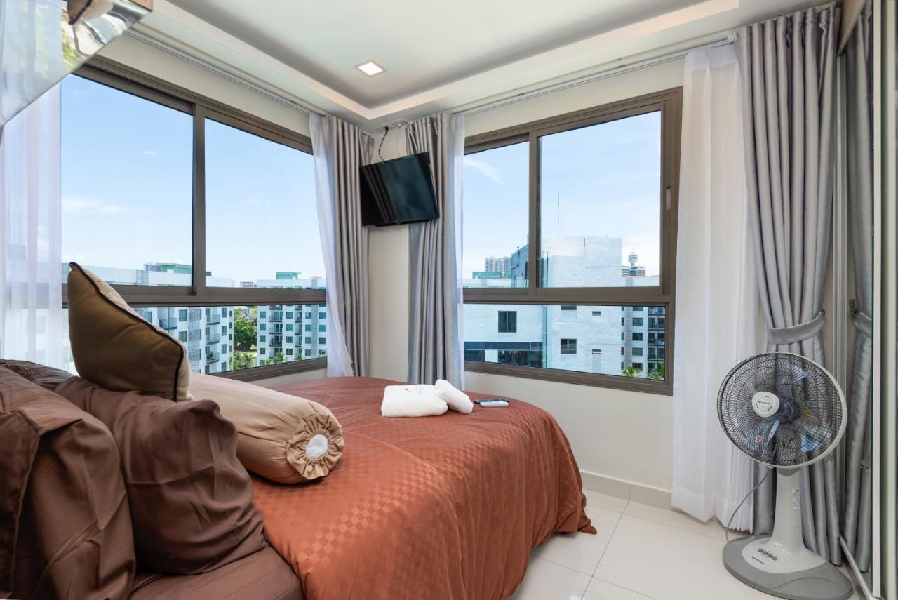 Rare Xxxl Swimming Pools - 500mbps Blazing Fast Free Wifi - Floor Pool View Balcony - Gym - Sauna - Kids Playground - Supermarkets Pattaya