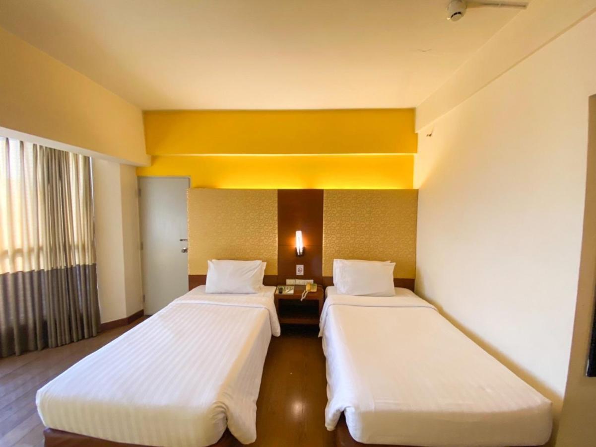Hotel The Seasons - Sha Certified Pattaya