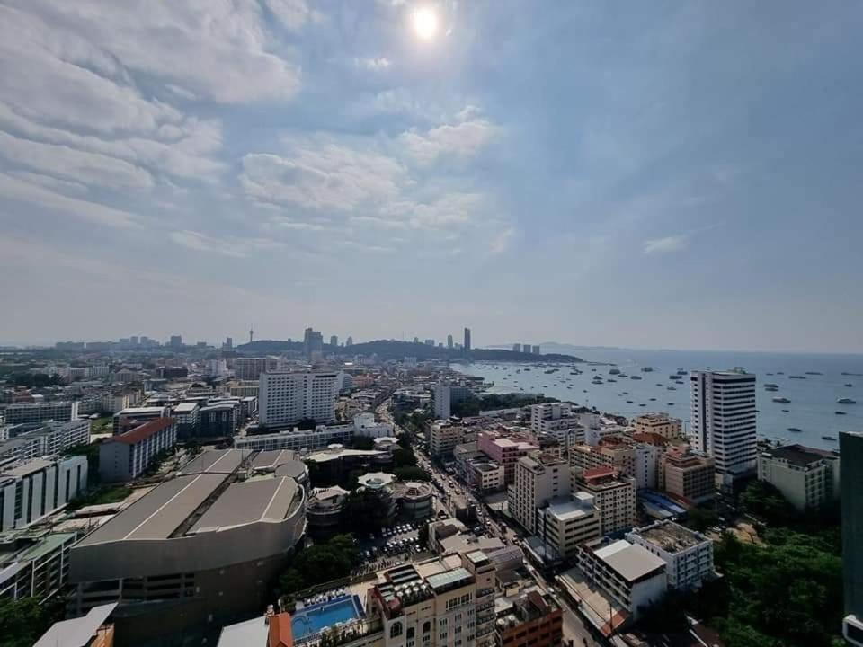 Edge Near Walking Street Apartment