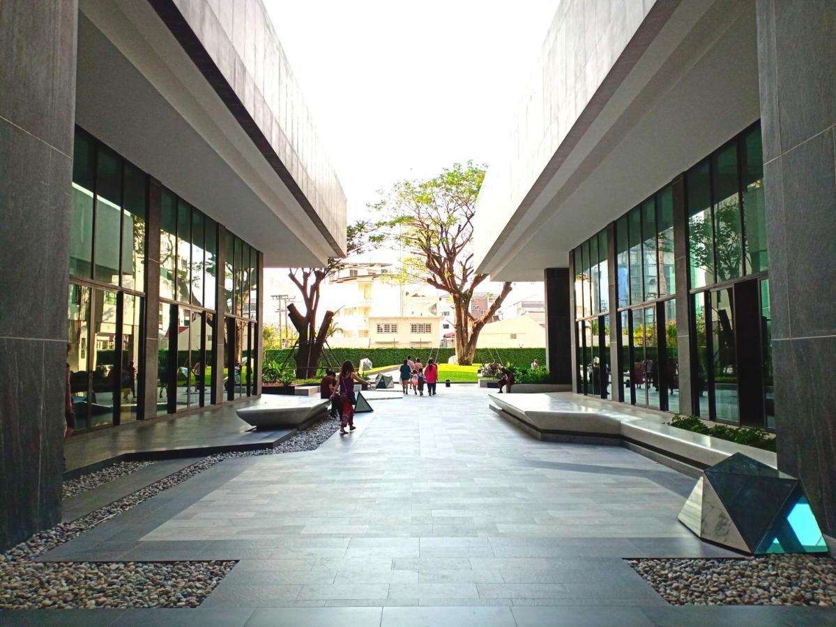 The Base Horizon Apartment