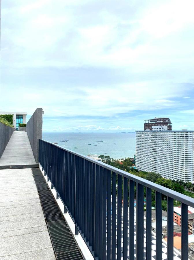 The Base Horizon Apartment