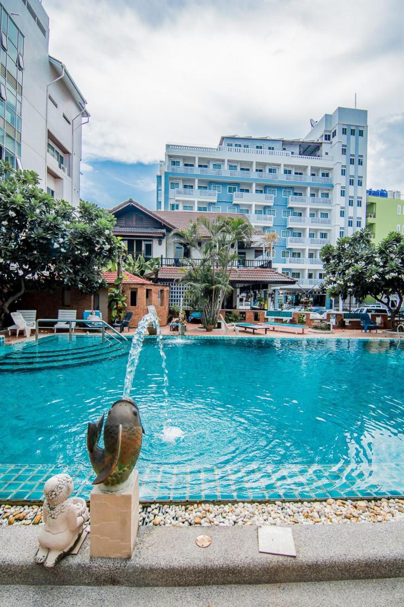 Sutus Court 7 Hotel