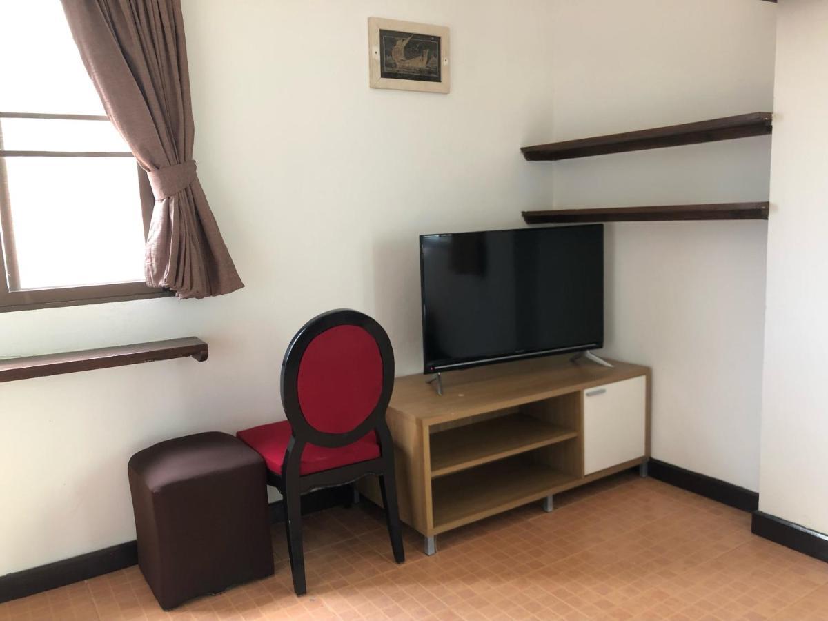 Sutus Court 7 Hotel